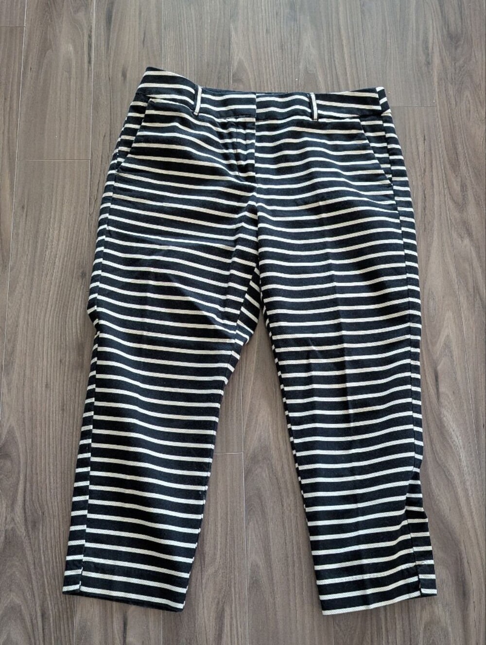 LOFT Black and White Striped Julie Cropped Pants (Size 8P)